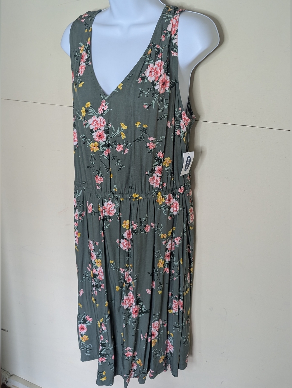 NWT Old Navy Mid Length Dress Green Floral Print V Neckline - Picture 2 of 9